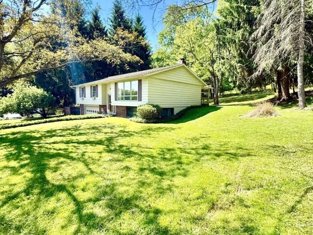 Property Photo:  5 Elmwood Drive  PA 16365 