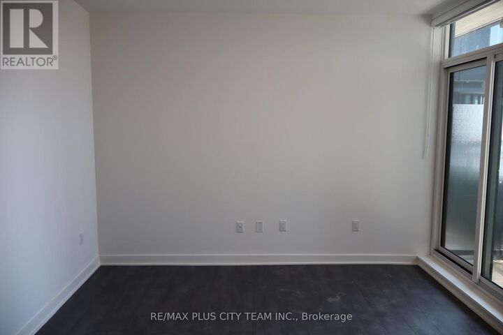 Property Photo:  1185 Dupont Street 802  ON M6H 0G5 