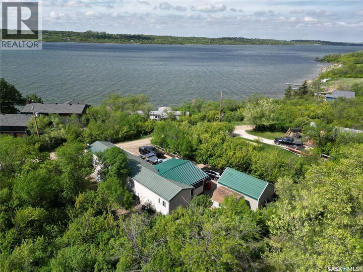 Property Photo:  504 Lakeview Crescent  SK S0K 4L0 