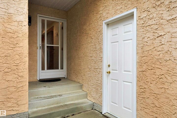 Property Photo:  10219 174 Avenue NW  AB T5X 5W5 