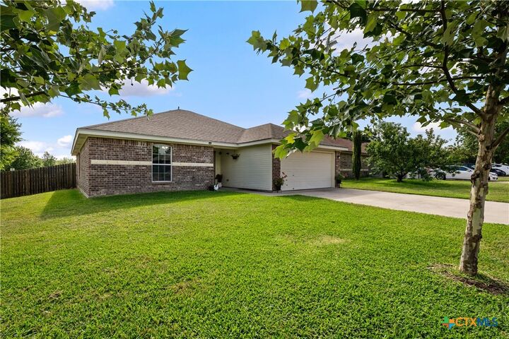 Property Photo: 144 Calcite Lane TX 76537