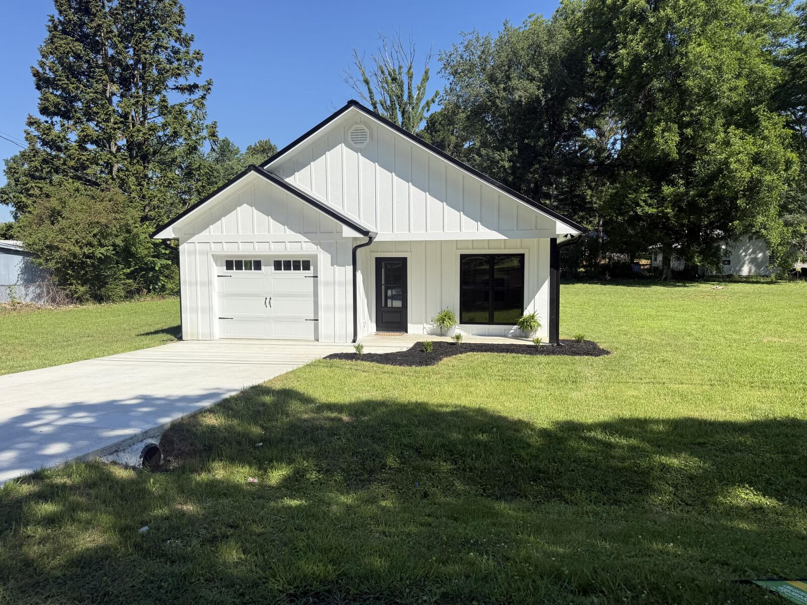 Property Photo: 400 E 5th Street AL 35772