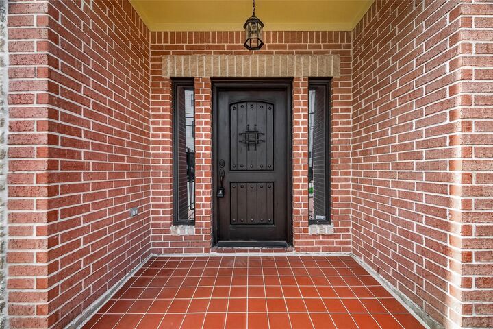 Property Photo: 5665 Larkin Street TX 77007