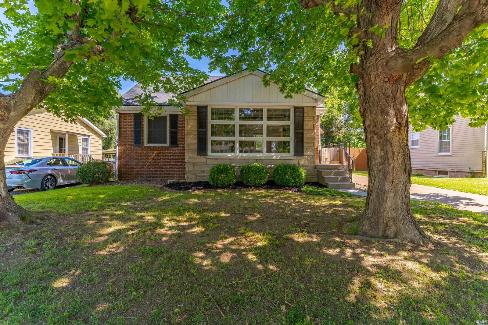 Property Photo:  830 Joan Avenue  IN 47711 