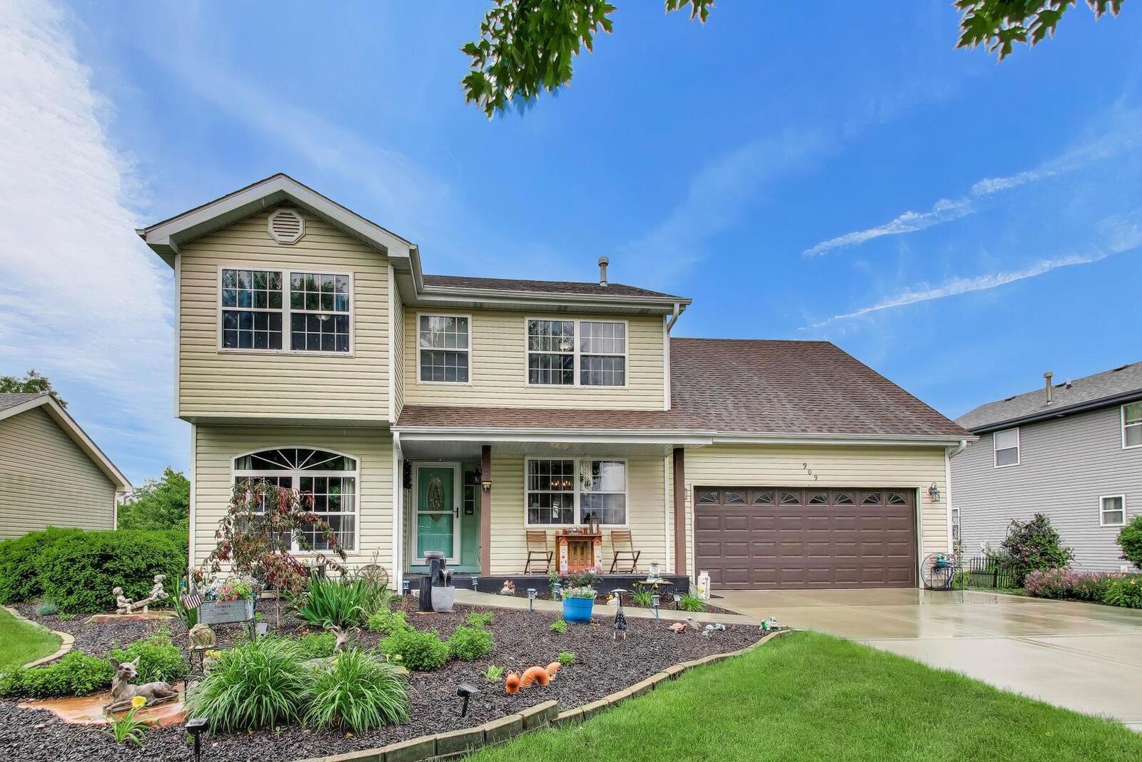 Property Photo: 909 Arrowhead Drive IL 60421