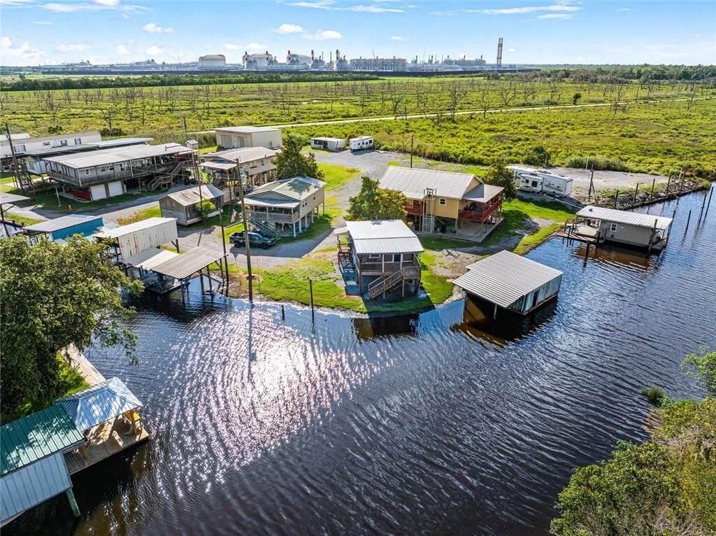 Property Photo:  150A W Shirley Road  LA 70083 