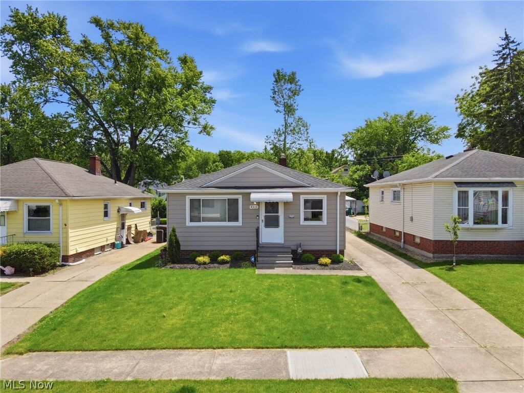 Property Photo:  4315 Russell Avenue  OH 44134 