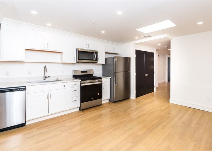 Property Photo:  92 Brown Street 5  MA 02453 