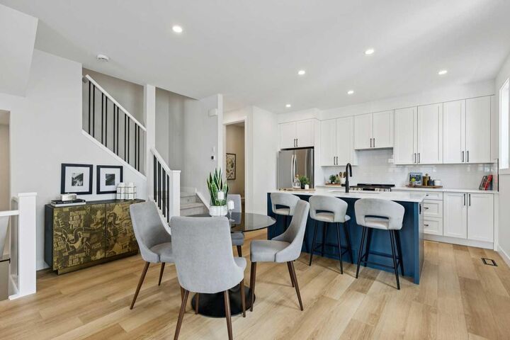 Property Photo:  440 32 Avenue NW 3  AB T2M 2P9 