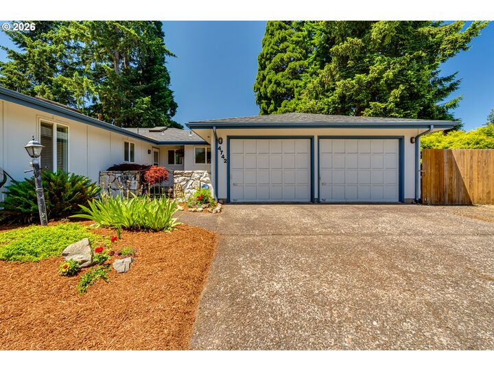 Property Photo: 4742 Thunderbird St OR 97404