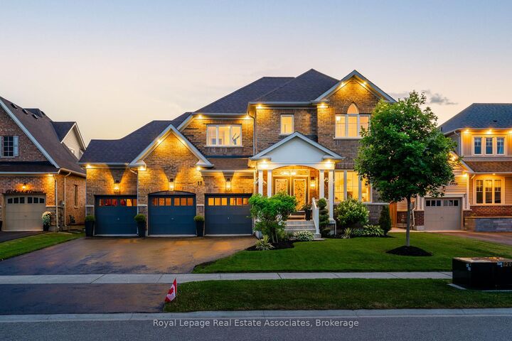 17 Mitchell Crescent — photo 1