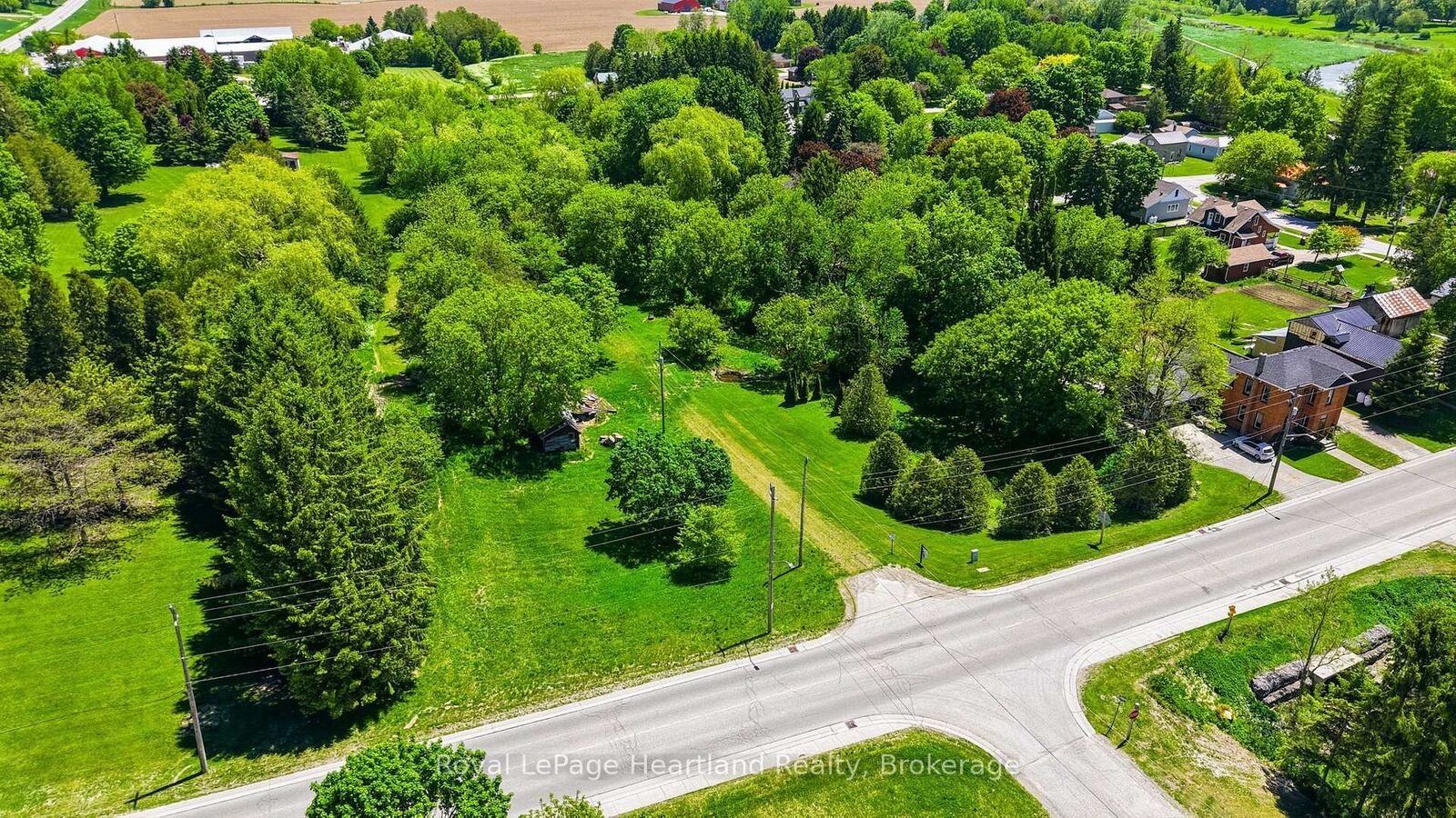 Property Photo:  2057 William Street  ON N0G 1V0 