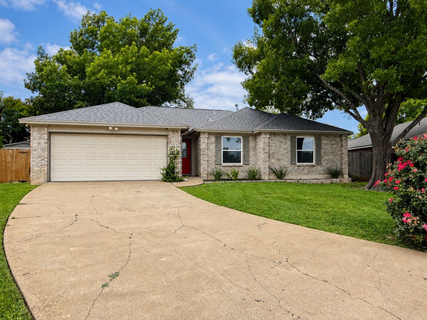 Property Photo:  2113 Rosemary Lane  TX 78664 