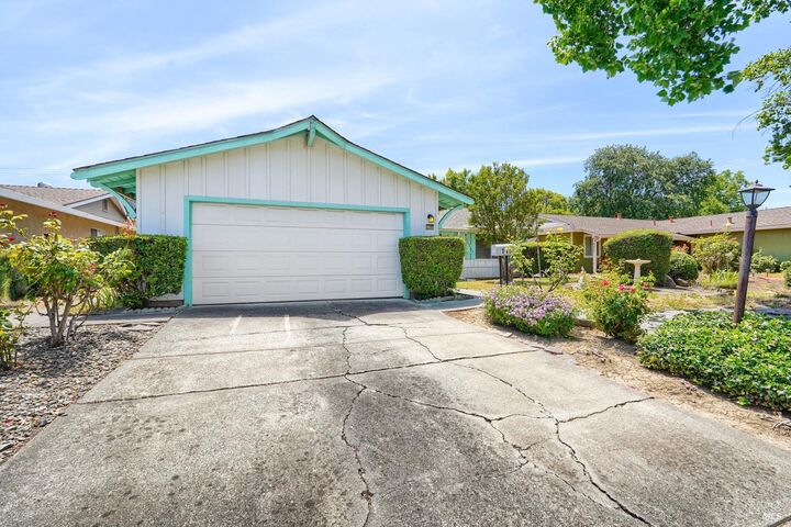 Property Photo:  118 Rainier Circle  CA 95687 