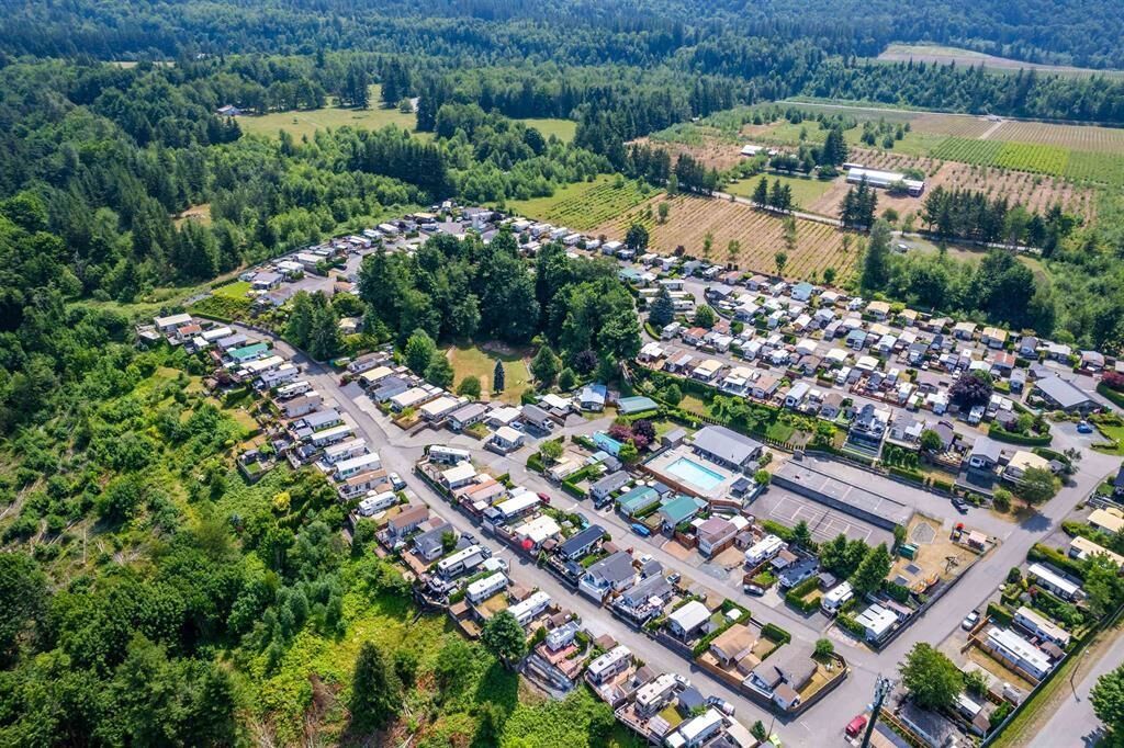 Property Photo:  1436 Frost Road 95  BC V2R 4X8 