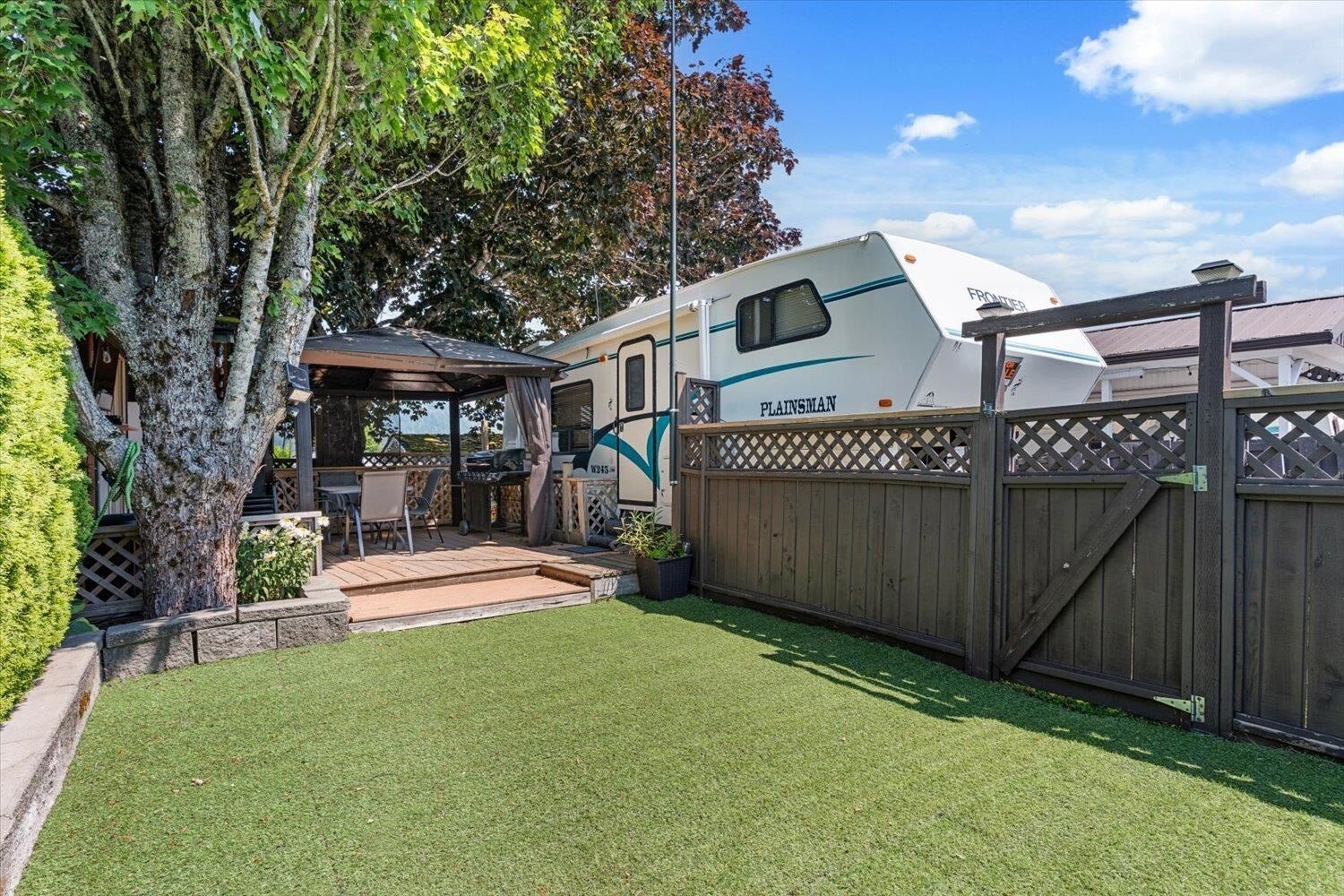 Property Photo: 1436 Frost Road 95 BC V2R 4X8
