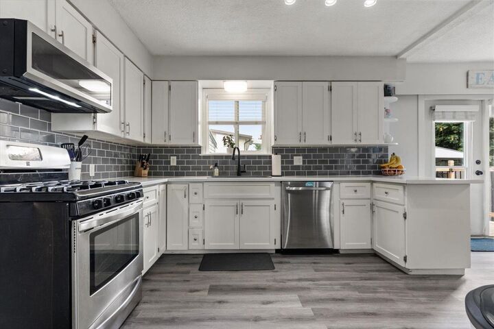 46551 Teton Avenue — photo 1
