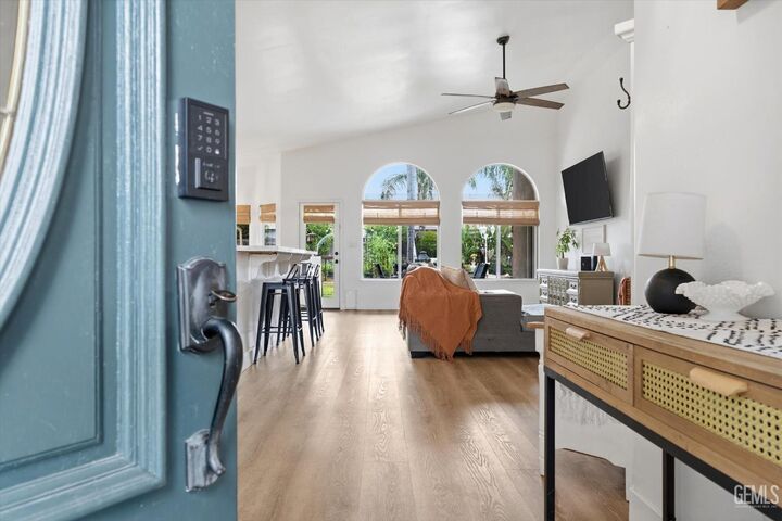 Property Photo:  15602 Sammie Avenue  CA 93314 