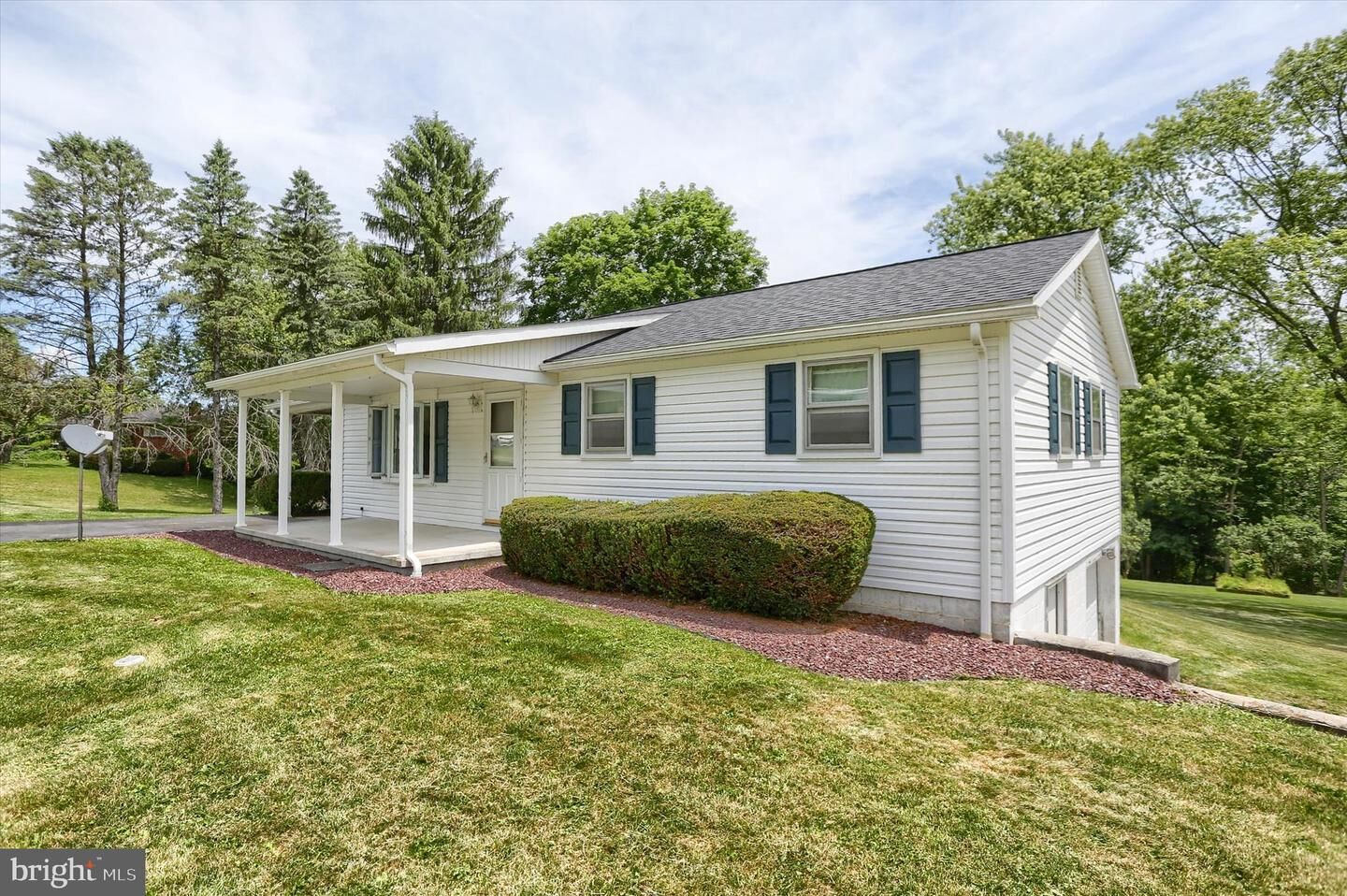 Property Photo:  911 West Street  PA 15537 