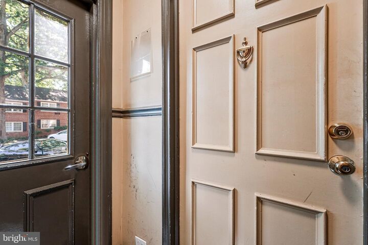 Property Photo:  4309 2nd Road N 43091  VA 22203 