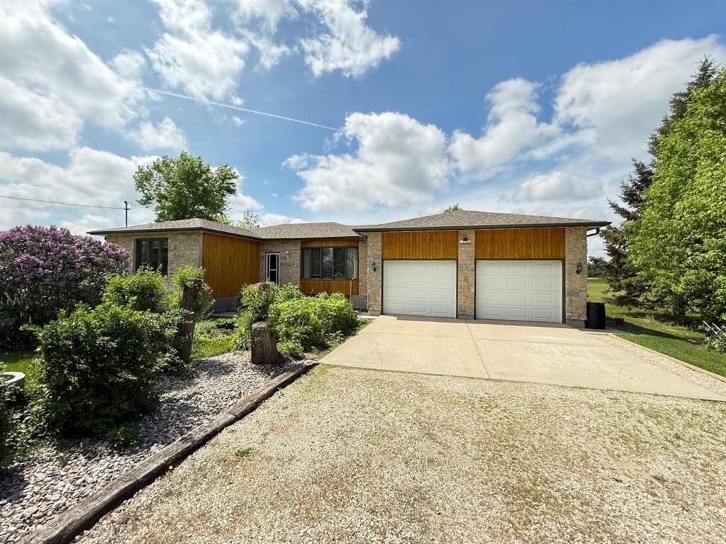 Property Photo:  466 Blackdale Road  MB R4A 8A7 