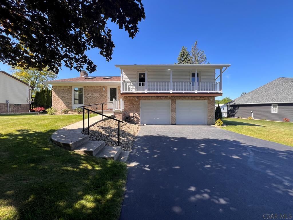 Property Photo: 111 Laurlis PA 15904