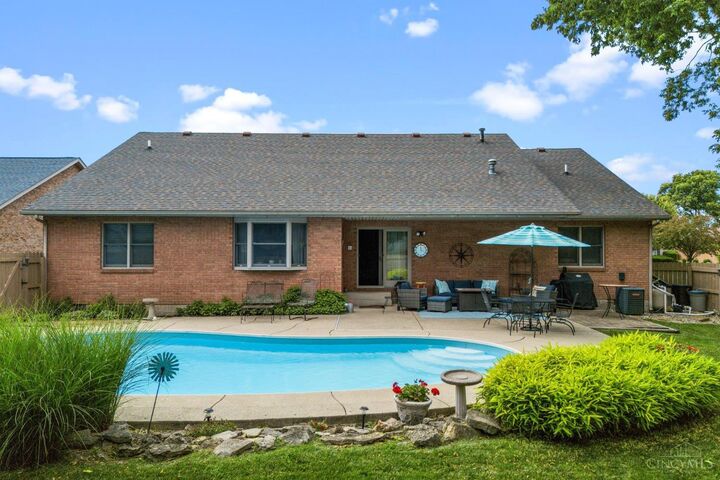 Property Photo:  718 Kelly Drive  OH 45177 