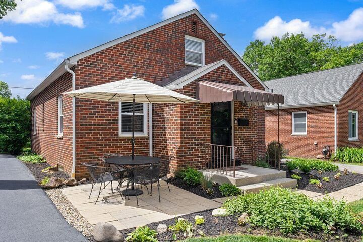 Property Photo:  121 E Beechwold Boulevard  OH 43214 