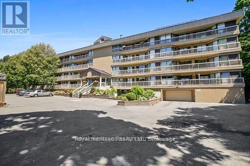 Property Photo:  40 Auburn Street 211  ON K9H 2G2 