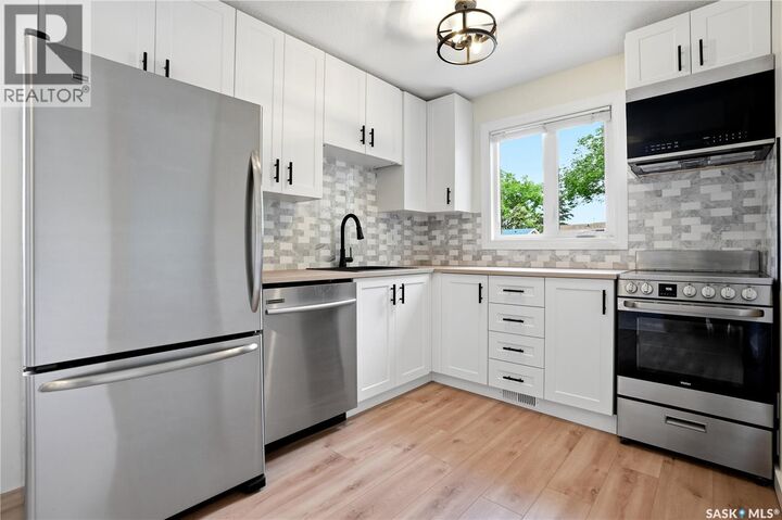 Property Photo:  5929 McKinley Avenue  SK S4T 6P5 