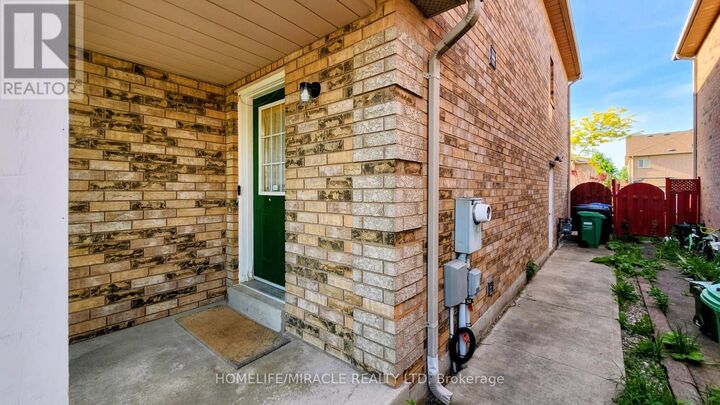 Property Photo:  102 Whiteface Crescent  ON L6X 4W7 