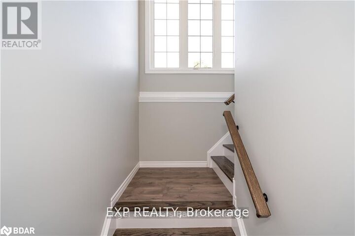 Property Photo:  19 Loon Avenue  ON L4N 8W6 