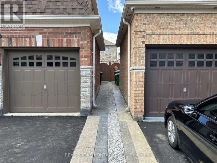 Property Photo:  55 Bluffwood Crescent Basement  ON L6P 2A8 
