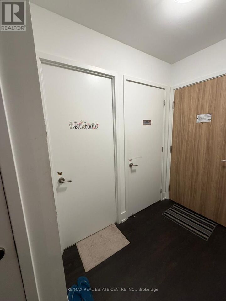 Property Photo:  3100 Keele Street 723  ON M3M 0E1 