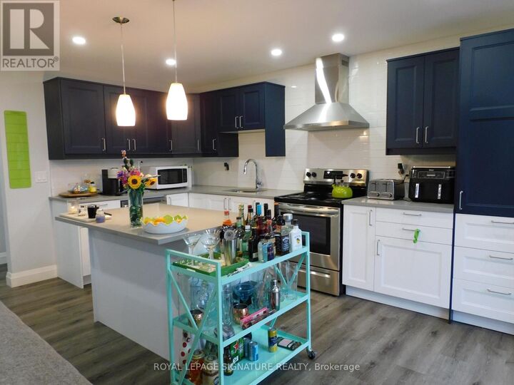 Property Photo:  25 Tannery Street B  ON L5M 1V1 