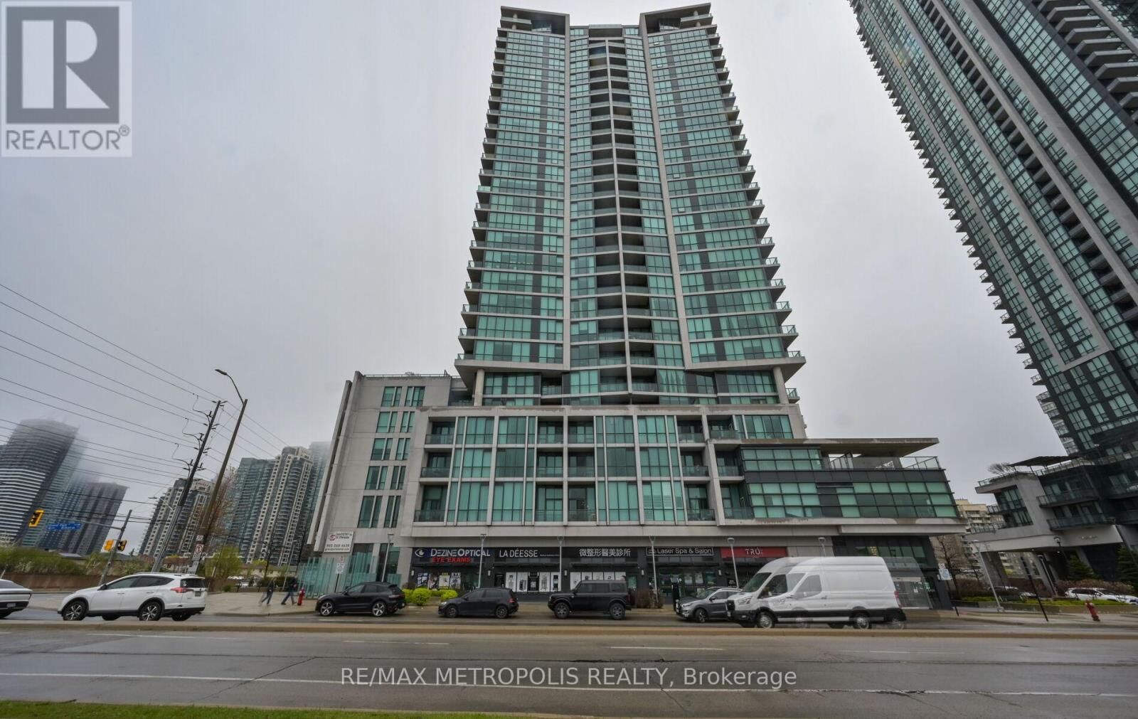 Property Photo:  3985 Grand Park Drive 1004  ON L5B 0H8 