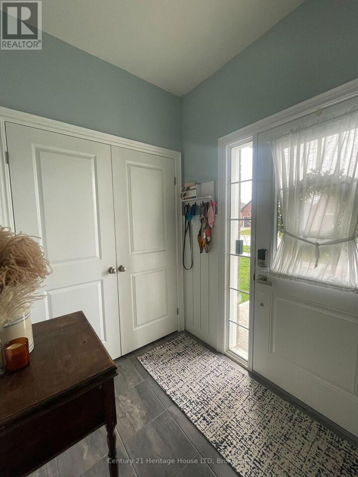 Property Photo:  431 Williams Crescent  ON L2A 4P6 