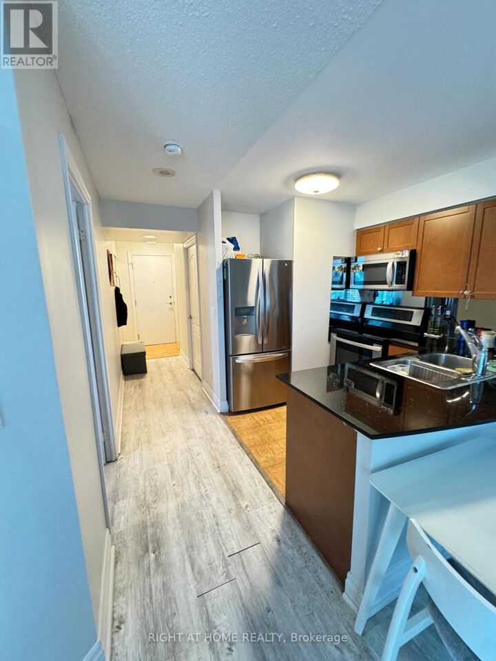 Property Photo:  2121 Lake Shore Boulevard West 906  ON M8V 1A1 