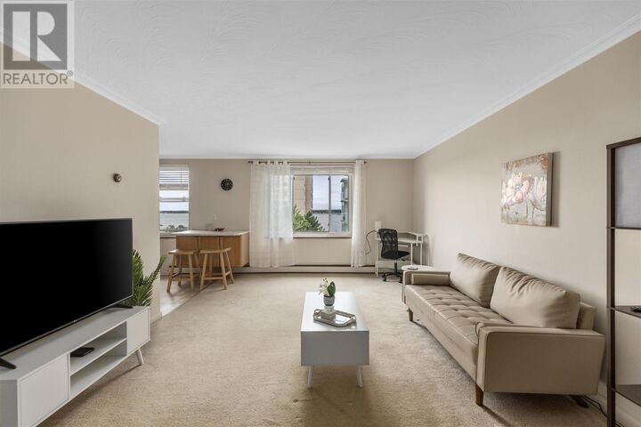 Property Photo:  99 Pine St # 504  ON P6A 3Y3 