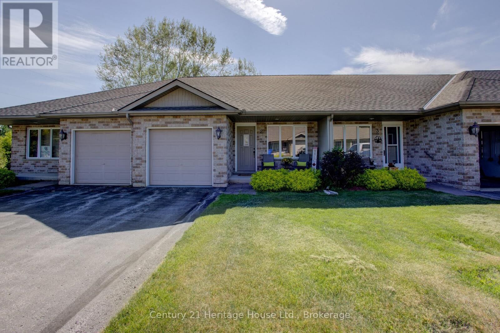 Property Photo:  302 Park Street West 2  ON N0G 1R0 