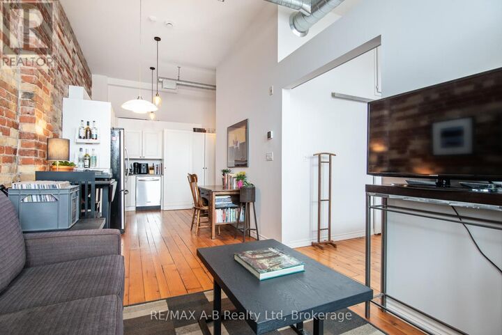 Property Photo:  66 Wellington Street #201  ON N5A 2L2 