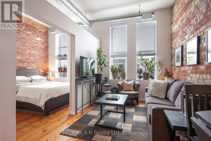 Photo de la propriété:  66 Wellington Street #201  ON N5A 2L2 
