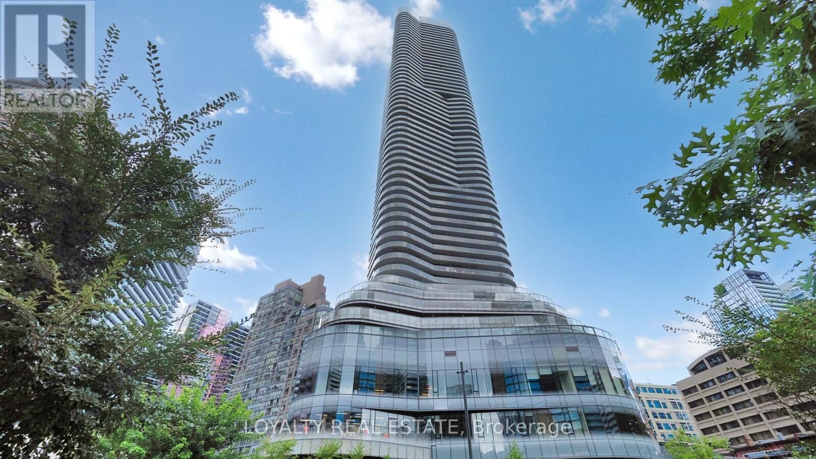 Property Photo:  11 Wellesley Street West 4707  ON M4Y 0G4 