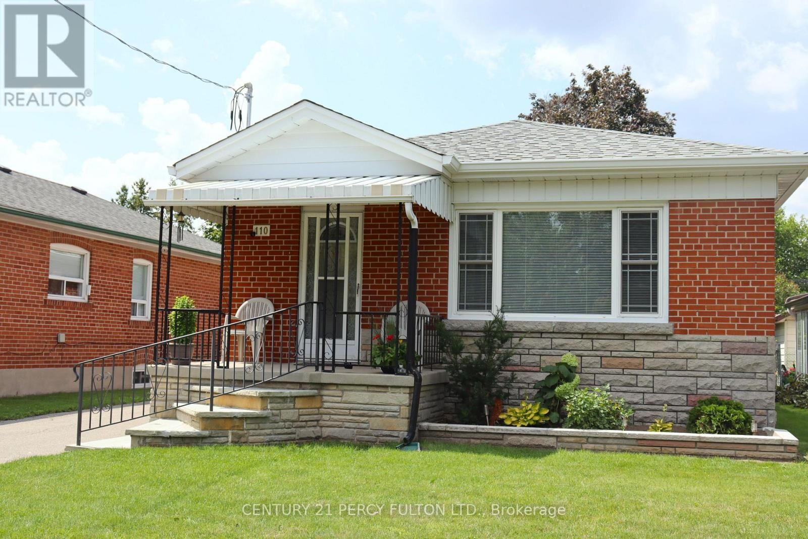 Property Photo:  110 Gilroy Drive  ON M1P 2A1 