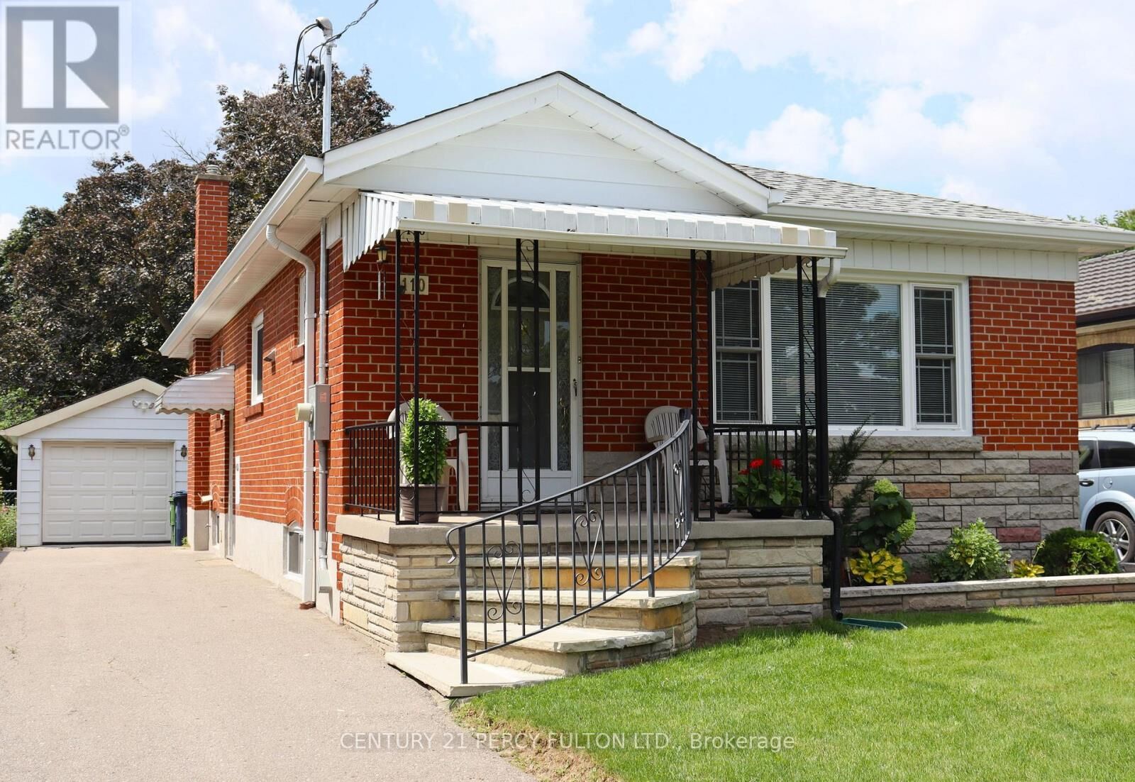 Property Photo:  110 Gilroy Drive  ON M1P 2A1 
