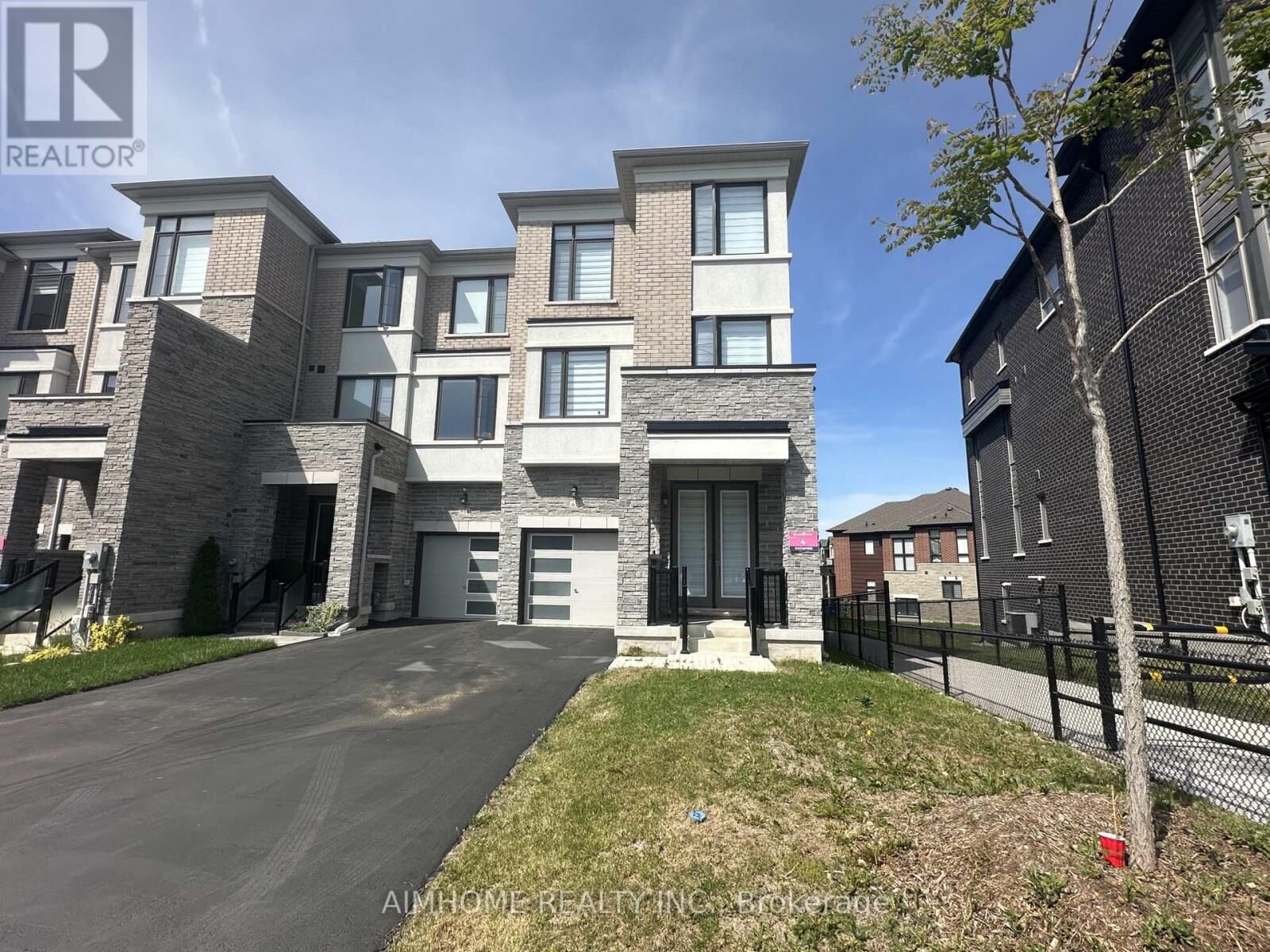 Property Photo:  932 Isaac Phillips Way  ON L3X 0M7 