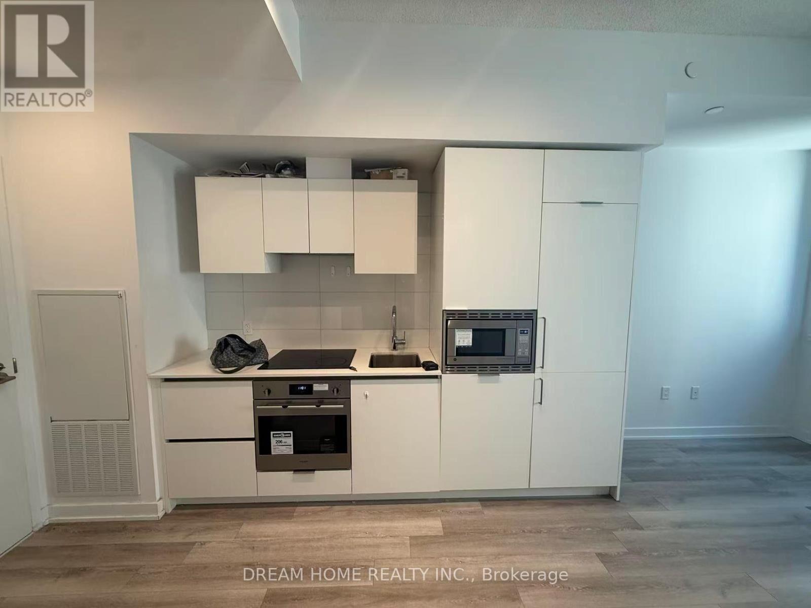 Property Photo:  238 Simcoe Street 702  ON M5T 0E2 