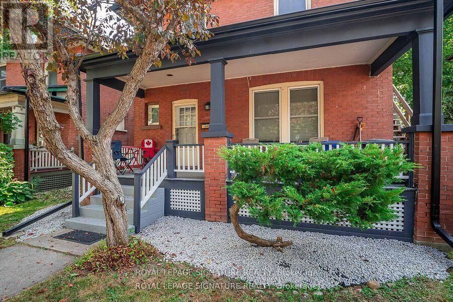 Property Photo:  295 Arthur Street Apt 4  ON L1H 1N7 