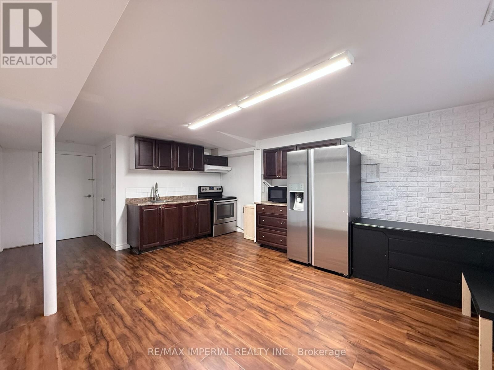 Property Photo:  52 Yongehurst Road Bsmt #2  ON L4C 3T2 