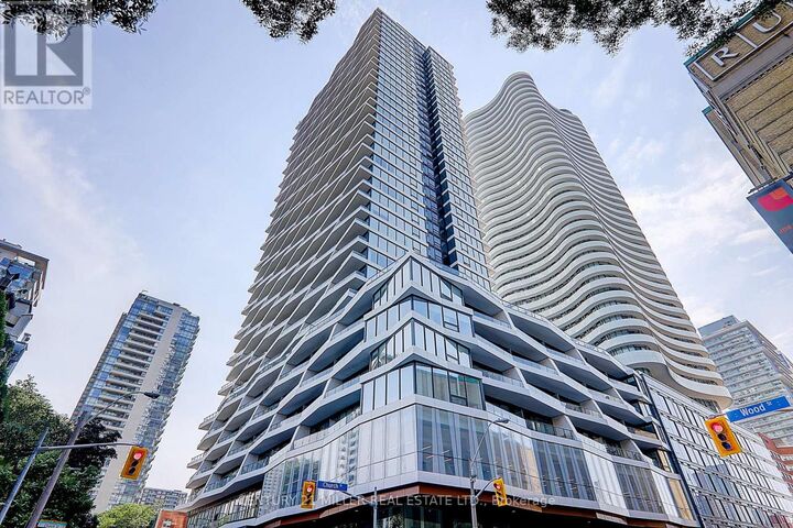 Property Photo: 85 Wood Street 2609 ON M4Y 0E8